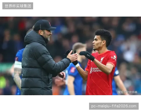 万-比萨卡将与利物浦飞翼迪亚斯上演边路顶级攻防对决，其防守表现直接关系到球队防线安危。